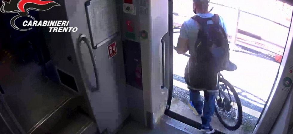 Ruba una bici (dal valore di 1.000 euro) sul treno Trento-Malè: identificato e denunciato un 40enne